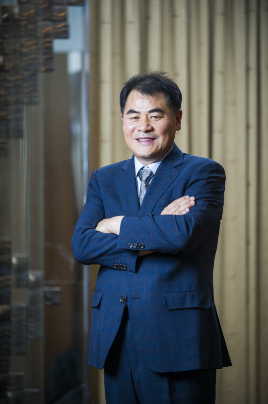 성대영 센트럴병원 이사장(사진)은 이번 인증 획득에 대해 &quot;전 의료진과 임직원이 합심해 노력한 끝에 환자안전 및 의료 질 향상의 우수의료기관으로 거듭나게 됐다&quot;며 &quot;앞으로도 환경과 시설 및 각종 의료행위로부터 환자와 직원 모두 안전하게 치료받고 근무할 수 있도록 지속적으로 노력할 것&quot;이라고 밝혔다. 센트럴병원 제공